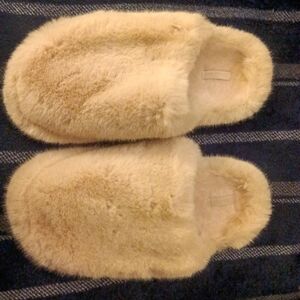 Oysho Faux Fur Slip On Slippers Women's 8 Cream New w/o Tags